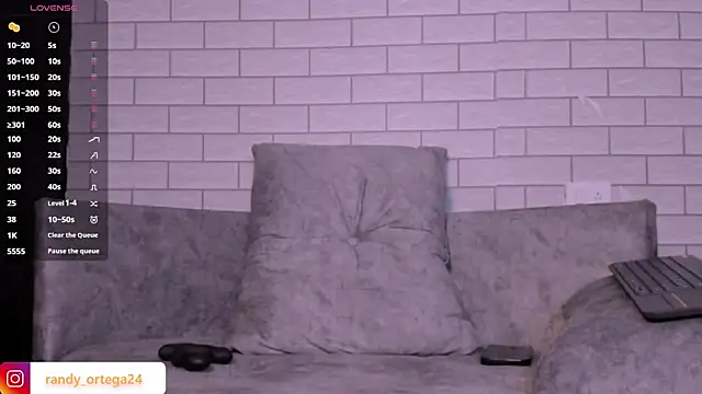 Snapshot of randyortega1 chatting on October 11, 9:52 pm randyortega1 online show from October 11, 9:52 pm