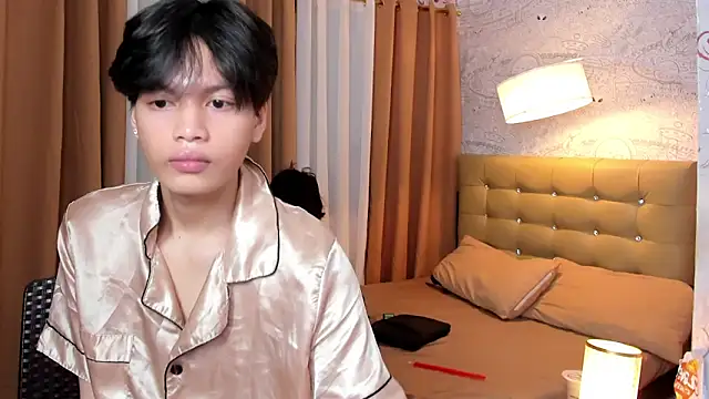 hotfreshdior online show from October 19, 4:10 pm