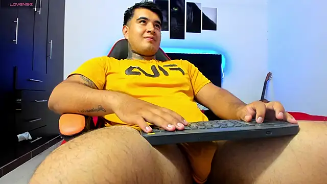 thiago  cp01 online show from May 9, 4:02 am