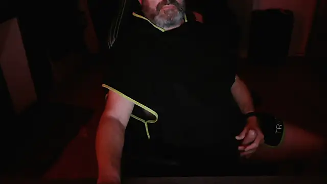 Snapshot of Hairyfred73 chatting on October 13, 3:56 am Hairyfred73 online show from October 13, 3:56 am