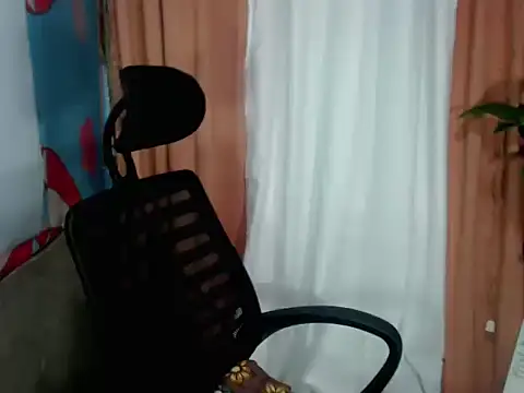 urhotfucker13 online show from October 21, 3:04 pm