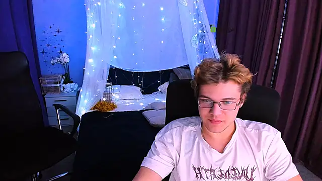 lucas long  online show from January 17, 10:11 pm