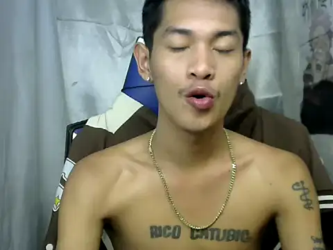 Snapshot of riks_tyler chatting on October 1, 8:57 pm riks tyler online show from October 1, 8:57 pm