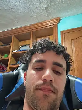 aavrdvh33 online show from April 7, 1:05 am