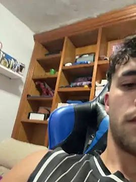 aavrdvh33 online show from April 2, 9:44 pm