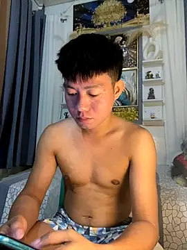 Snapshot of xshyboyx chatting on September 28, 3:32 pm xshyboyx online show from September 28, 3:32 pm