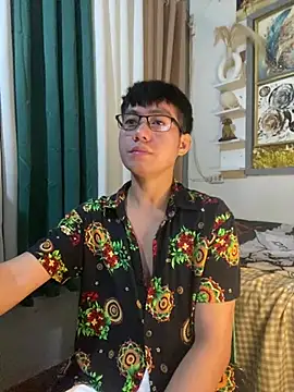 xshyboyx online show from June 25, 2:11 pm