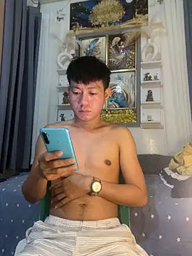 Snapshot of xshyboyx chatting on October 4, 5:51 pm xshyboyx online show from October 4, 5:51 pm