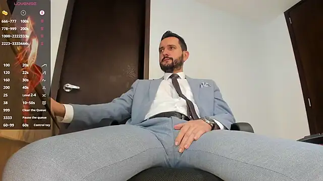 KarlBoss1 online show from September 28, 1:42 pm