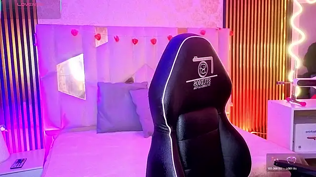 LIHIAN TAY online show from April 21, 12:00 pm