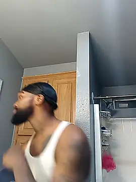 Snapshot of EbonyKing69 chatting on October 13, 6:41 am EbonyKing69 online show from October 13, 6:41 am