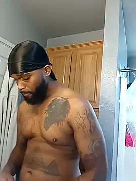 Snapshot of EbonyKing69 chatting on October 5, 6:01 pm EbonyKing69 online show from October 5, 6:01 pm
