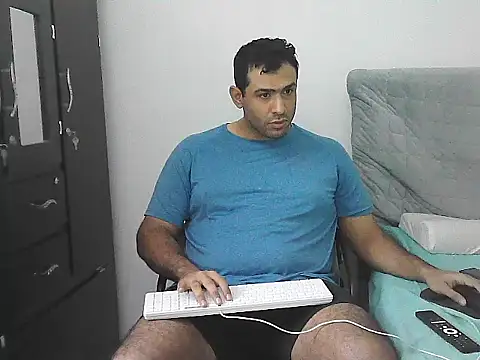 morenocabro10 online show from April 23, 9:39 pm