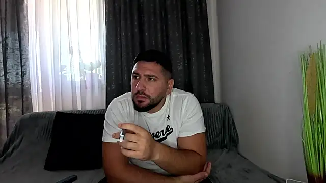 Snapshot of Gold_Alpha_Boy chatting on September 16, 9:32 am Gold Alpha Boy online show from September 16, 9:32 am