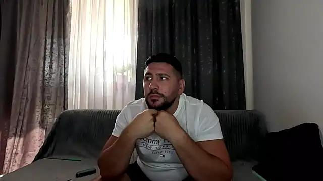 Snapshot of Gold_Alpha_Boy chatting on September 18, 11:12 am Gold Alpha Boy online show from September 18, 11:12 am