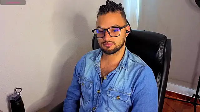 Ernesto-Rodriguez82 online show from April 15, 2:28 pm