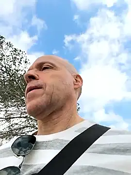 fergi1999 online show from May 1, 5:43 am