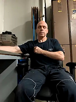 fergi1999 online show from May 6, 1:17 am