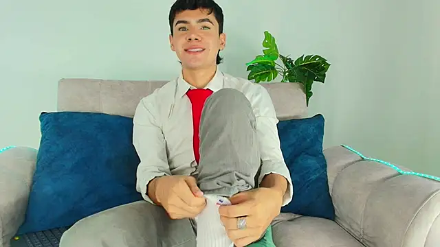 CamiiGuzmanX online show from October 1, 8:02 pm