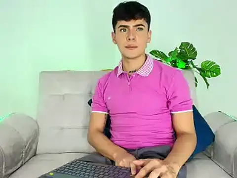 CamiiGuzmanX online show from September 22, 8:08 pm