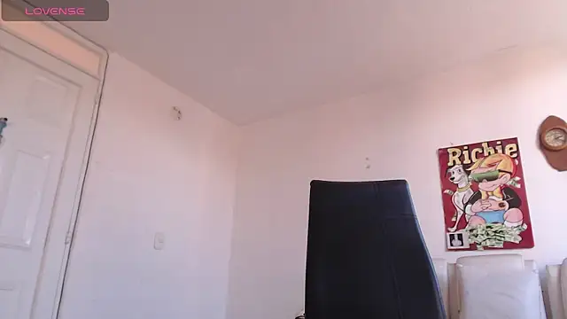 Thomasjons  online show from April 25, 7:22 pm