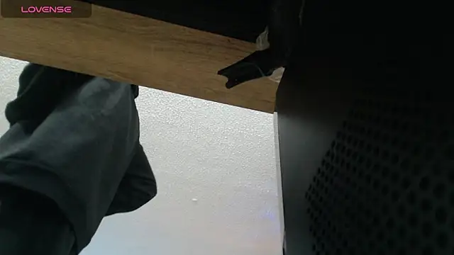 Thomasjons  online show from May 11, 3:52 am