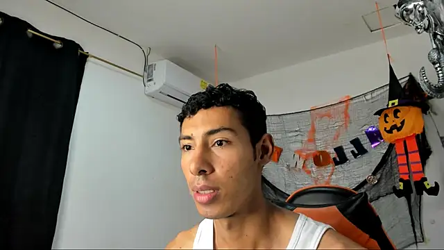 Snapshot of jhosep_hamilton chatting on October 23, 6:55 pm jhosep hamilton online show from October 23, 6:55 pm