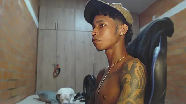 Snapshot of James_rufin chatting on September 23, 2:44 am James rufin online show from September 23, 2:44 am