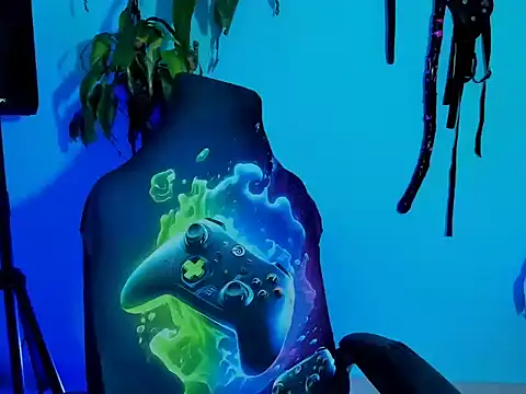 Snapshot of zeus_7777 chatting on October 25, 8:38 am zeus 7777 online show from October 25, 8:38 am