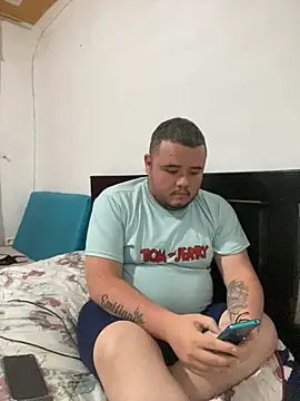 Snapshot of Chimbo-1996 chatting on October 17, 4:27 am Chimbo-1996 online show from October 17, 4:27 am