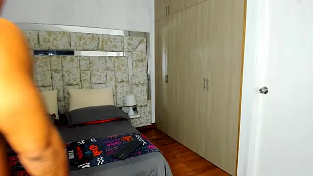 markustheroy333 online show from October 24, 8:32 pm