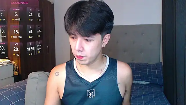 Snapshot of Addictiveboi chatting on October 22, 4:27 am Addictiveboi online show from October 22, 4:27 am