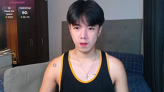 Snapshot of Addictiveboi chatting on October 29, 3:09 am Addictiveboi online show from October 29, 3:09 am