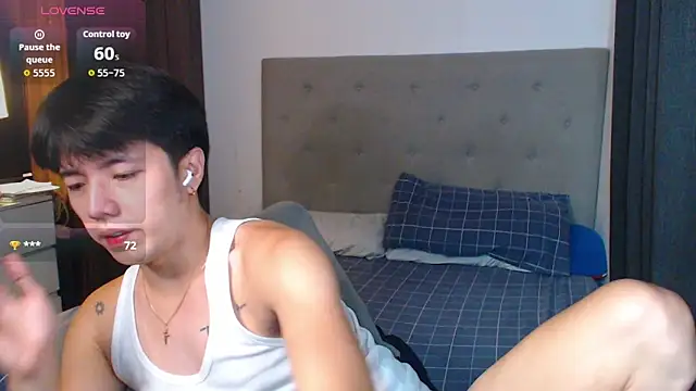 Snapshot of Addictiveboi chatting on October 14, 6:53 am Addictiveboi online show from October 14, 6:53 am