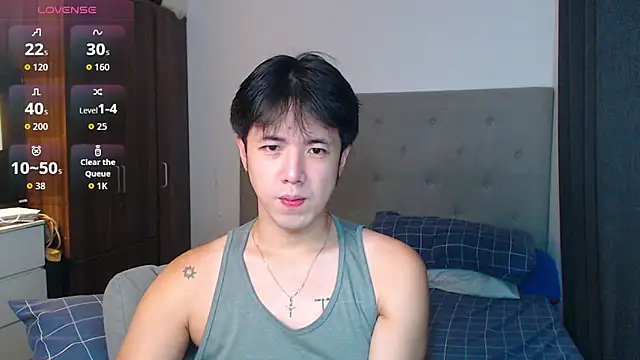 Snapshot of Addictiveboi chatting on October 20, 3:21 am Addictiveboi online show from October 20, 3:21 am