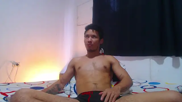 Snapshot of RuiMaddoox chatting on October 2, 5:39 pm RuiMaddoox online show from October 2, 5:39 pm