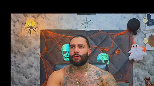 Snapshot of Apolo_rousse1 chatting on October 27, 10:12 pm Apolo rousse1 online show from October 27, 10:12 pm