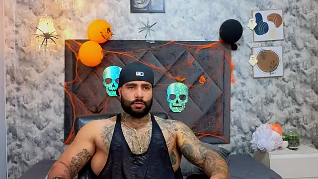 Snapshot of Apolo_rousse1 chatting on October 20, 10:24 pm Apolo rousse1 online show from October 20, 10:24 pm