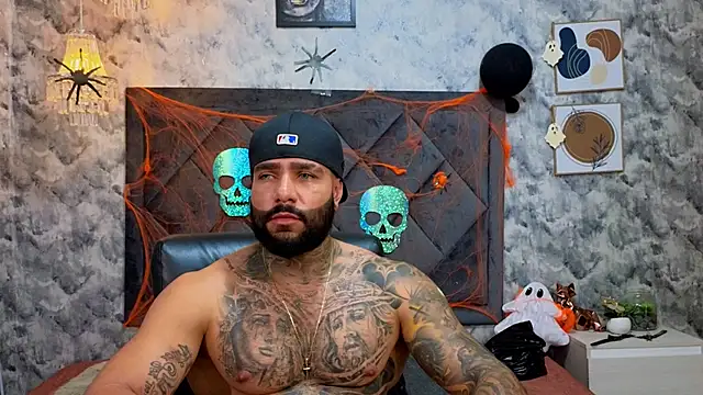 Snapshot of Apolo_rousse1 chatting on October 26, 12:45 am Apolo rousse1 online show from October 26, 12:45 am