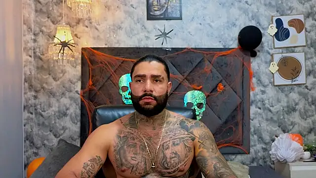 Snapshot of Apolo_rousse1 chatting on October 25, 12:34 am Apolo rousse1 online show from October 25, 12:34 am