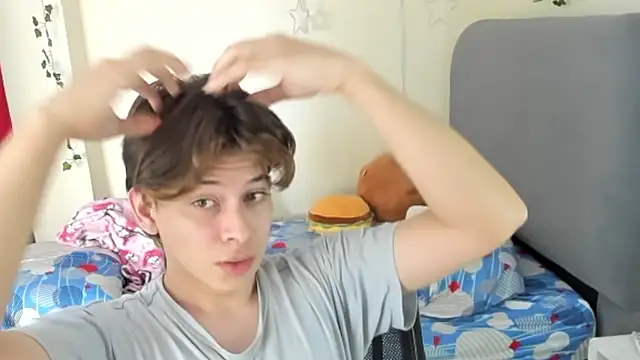 Snapshot of Felix_art chatting on October 22, 6:43 pm Felix art online show from October 22, 6:43 pm