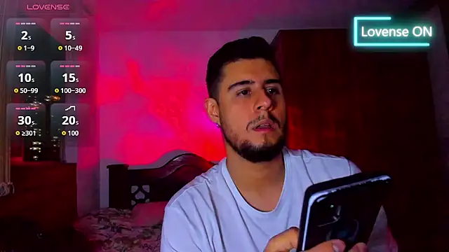 Snapshot of ryan_evanss chatting on October 14, 11:23 pm ryan evanss online show from October 14, 11:23 pm