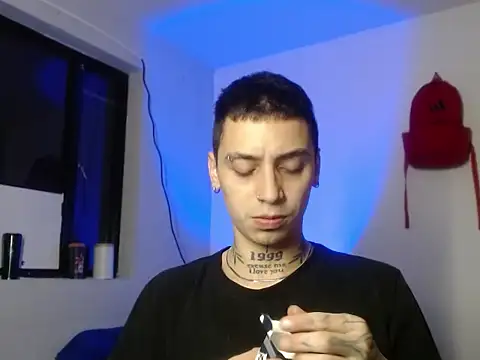 Snapshot of xalejo_max chatting on October 28, 10:12 pm xalejo max online show from October 28, 10:12 pm