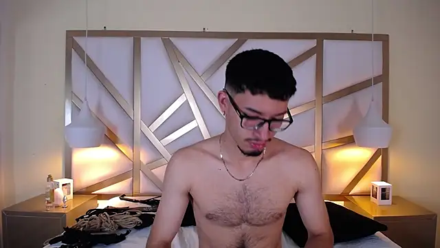 Snapshot of Jaxon_Carter chatting on October 20, 12:36 am Jaxon Carter online show from October 20, 12:36 am