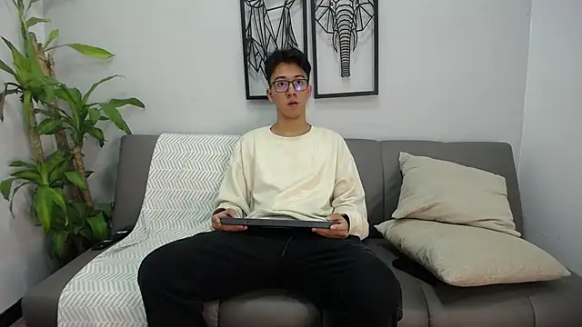 Snapshot of AustinReeds chatting on September 28, 8:18 pm AustinReeds online show from September 28, 8:18 pm