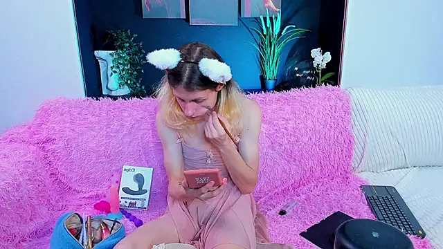 kitsuhii online show from October 11, 2:54 pm