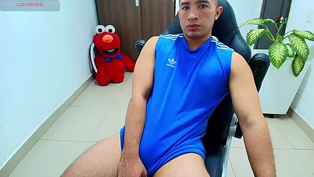 Snapshot of sebastian_oconnor77 chatting on October 3, 1:38 pm sebastian oconnor77 online show from October 3, 1:38 pm