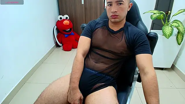 Snapshot of sebastian_oconnor77 chatting on September 27, 12:58 pm sebastian oconnor77 online show from September 27, 12:58 pm