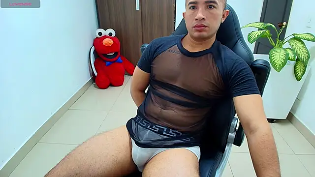 Snapshot of sebastian_oconnor77 chatting on October 1, 1:26 pm sebastian oconnor77 online show from October 1, 1:26 pm