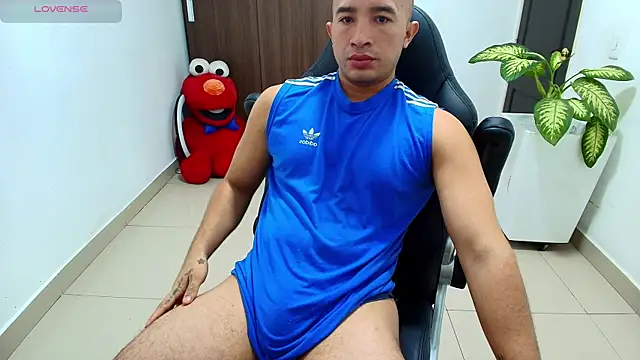 Snapshot of sebastian_oconnor77 chatting on October 11, 1:15 pm sebastian oconnor77 online show from October 11, 1:15 pm